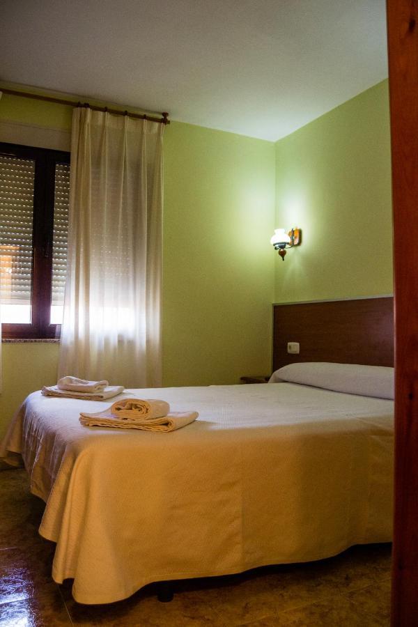 El Roble Hotel Restaurante Табара Экстерьер фото