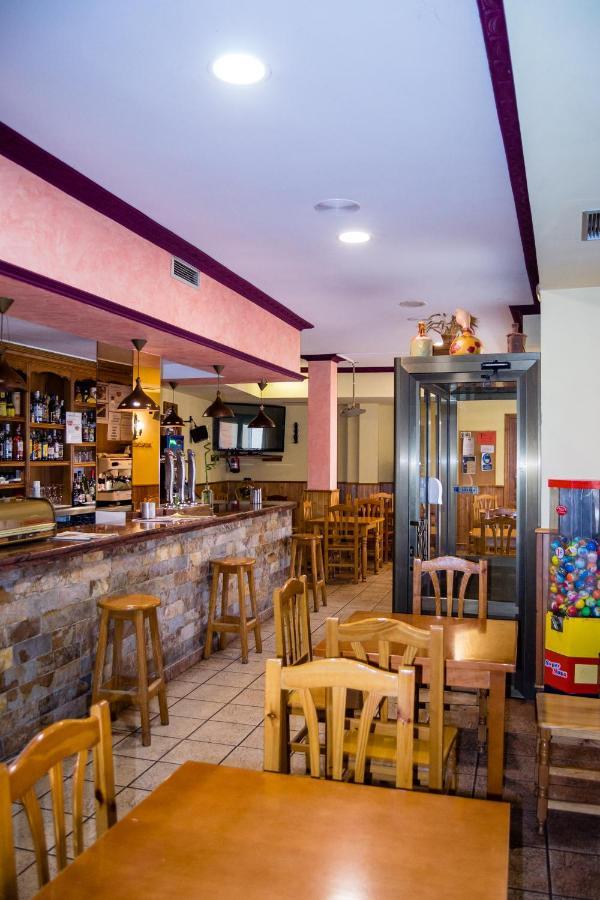 El Roble Hotel Restaurante Табара Экстерьер фото
